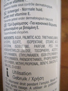 Liste d'ingrédients d'une bombe de mousse à raser de la marque Carrefour