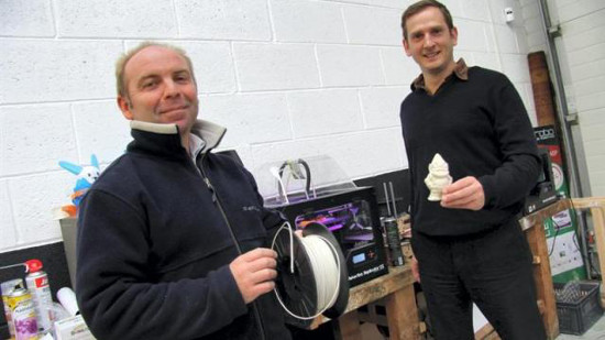 Rémy Lucas d'Algopack (à gauche) et Bertier Luyt, fondateur du FabShop. | Crédit photo : Ouest-France