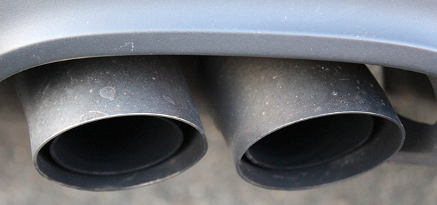pollution-voiture-essence-diesel-pot-d-echappement
