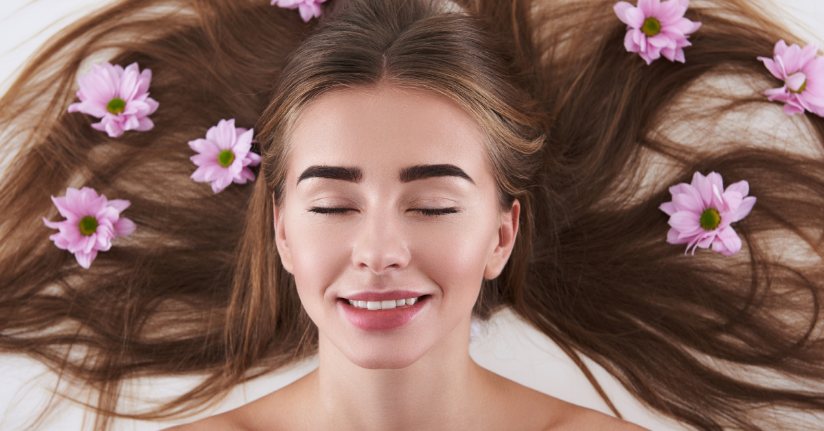 Cheveux : ces fausses colorations végétales aux ingrédients pas si naturels