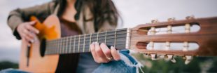 Comment recycler les cordes de guitare de façon solidaire ?