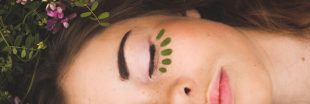 Slow cosmétique : le point sur le maquillage bio naturel