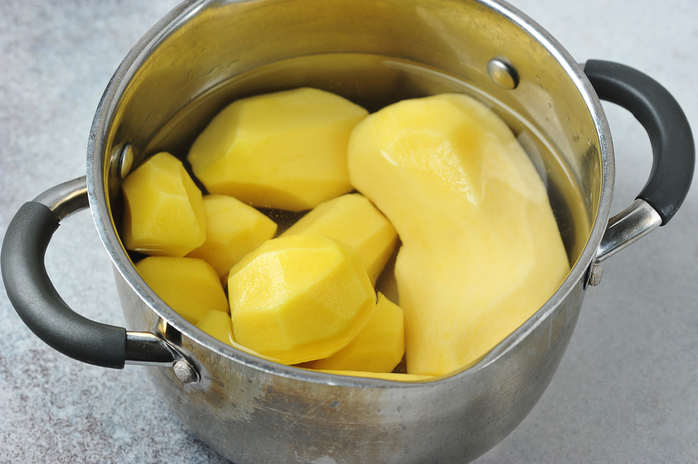 Réutiliser l'eau de cuisson des pommes de terre