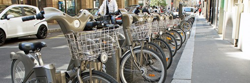 Roulez en vélo sur les Champs Elysées