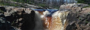 Il découvre des chutes d'eau inconnues au Canada