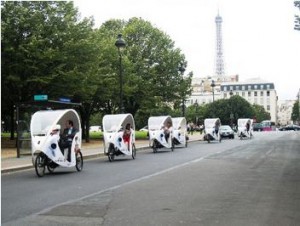 Les vélos-taxis constituent une alternative au transports urbains écologique et pratique, bien qu'un peu chère encore.