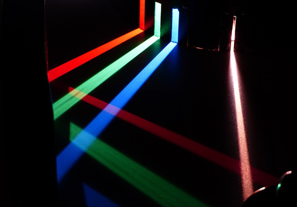 spectre-de-lumiere-prisme-couleurs-chromothérapie-01