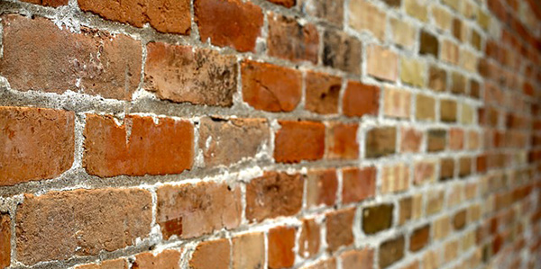 mur-briques-construction-durable-labels-01