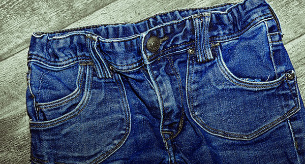 recyclage vieux vêtements, jeans
