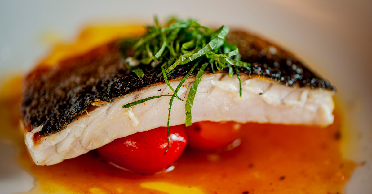 Recette : filet de bar poêlé, quinoa et chutney de rhubarbe... Un délice ! Recette : filet de bar poêlé, quinoa et chutney de rhubarbe... Un délice !