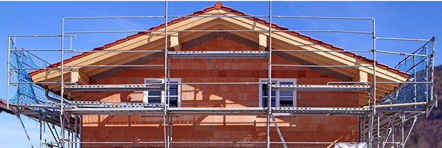 maison rénovation credit d'impôt transition énergétique échafaudage briques