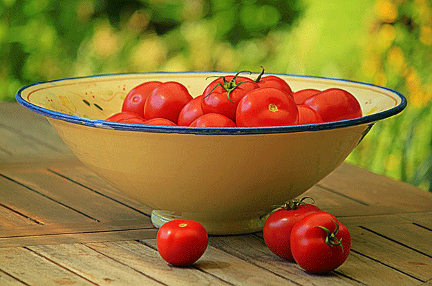 aliment-cru-bol-tomate-fruit