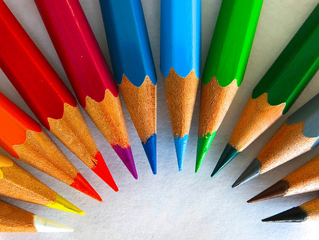 fournitures-scolaires-crayon-couleurs-eleve-ecole