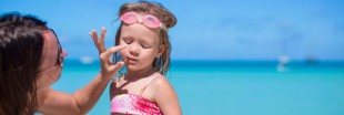 Santé : attention aux crèmes solaires pour enfants !