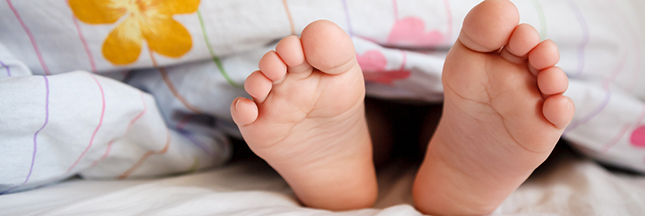 En Europe, la moitié des lits pour bébé ne sont pas sûrs