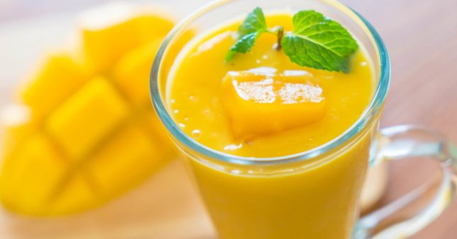 Recette bio : un délicieux smoothie à la papaye et à la mangue