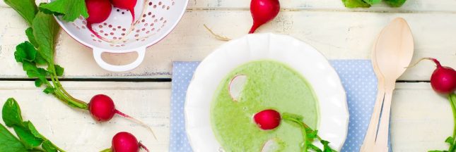 La recette du potage aux fanes de radis : onctueuse et savoureuse