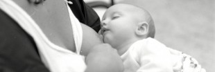 Islande : une 'députée mère' allaite son bébé pendant son intervention