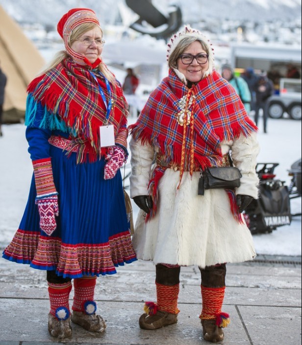 pays du père noël, habit traditionnel