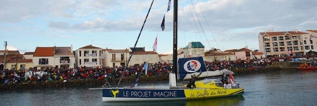 Heurté par un OFNI, un skipper du Vendée Globe déplore : ‘La mer n’est pas propre’