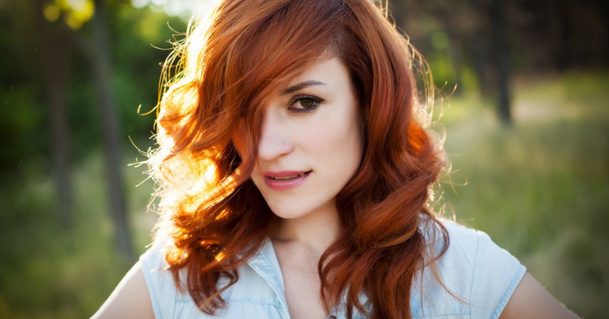 Comment devenir rousse sans décoloration ? Nos astuces naturelles