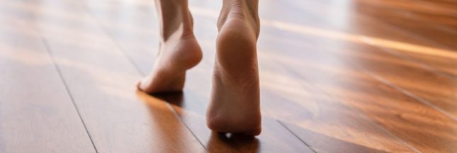 Un parquet sain et éclatant avec les meilleurs produits d'entretien naturels