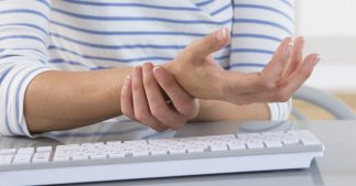 Éviter les pièges du travail sur clavier grâce à la réflexologie Éviter les pièges du travail sur clavier grâce à la réflexologie