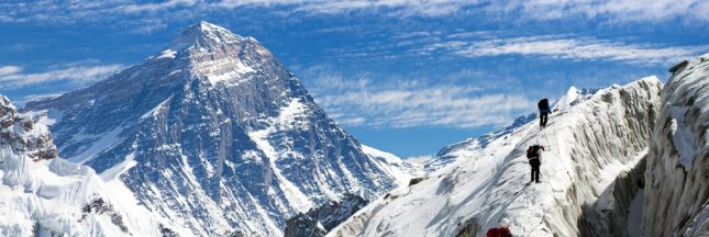 Des Français partent en expédition pour nettoyer l’Everest et descendent 5 tonnes de déchets