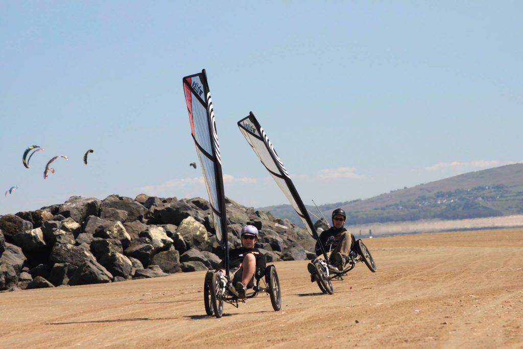 Whike invente le vélo à voile. Et ça décoiffe !