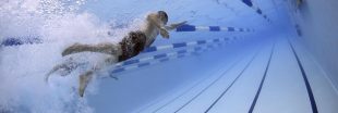 Que ceux qui font pipi dans les piscines arrêtent tout de suite !