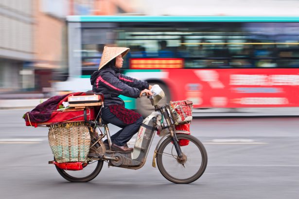 Ross Douglas, mobilité en Chine