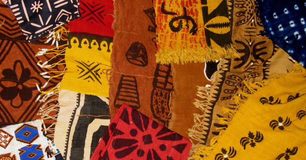 Découvrez le bogolan, un tissu traditionnel africain ‘fait avec la terre’