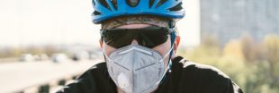 Vélo en ville : faut-il vraiment porter un masque anti-pollution ?