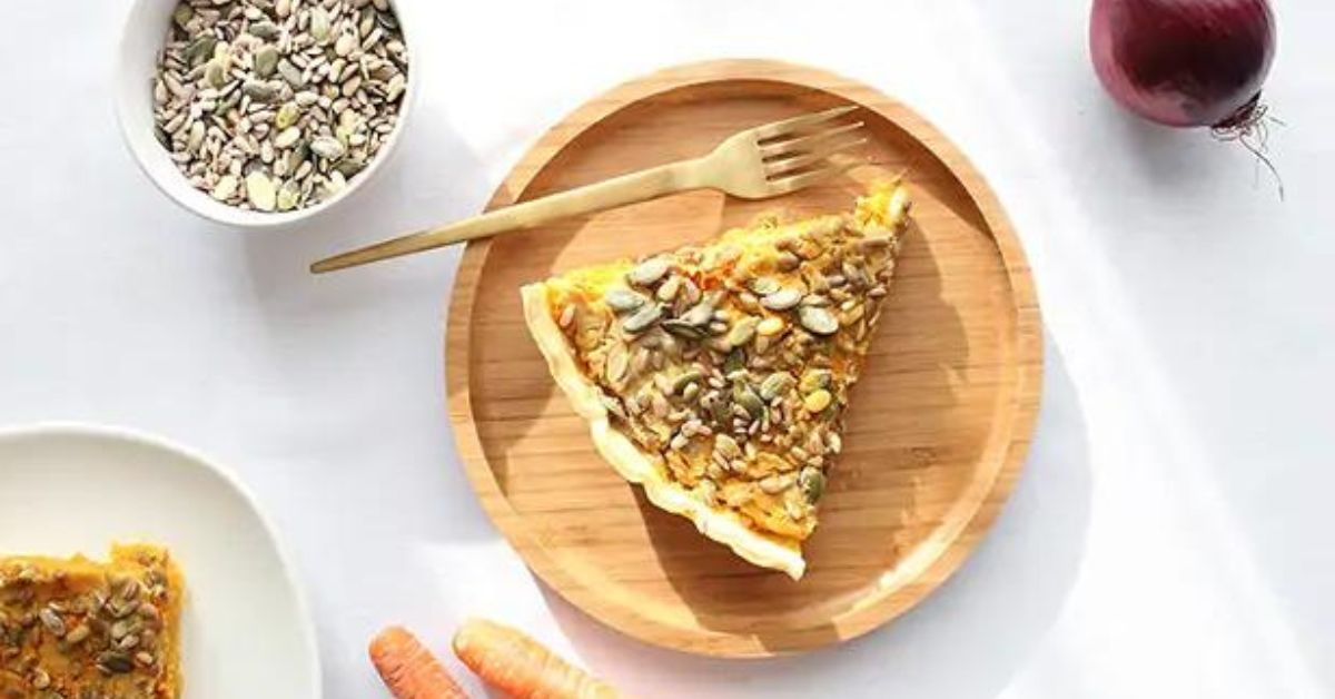 Une délicieuse tarte vegan aux carottes, épices et graines !