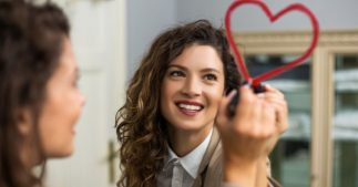 S'estimer et prendre confiance en soi pour rayonner de 'beauté' S'estimer et prendre confiance en soi pour rayonner de 'beauté'