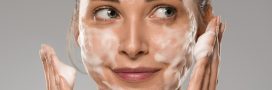 Se laver le visage : les erreurs que l'on fait tous