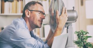 Canicule au travail : peut-on vraiment arrêter de travailler quand il fait trop chaud ? Canicule au travail : peut-on vraiment arrêter de travailler quand il fait trop chaud ?