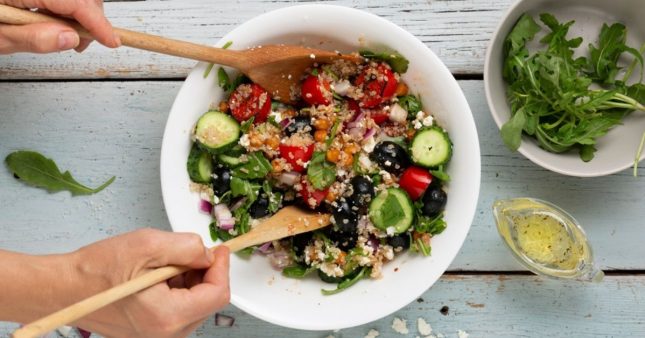 Variez les plaisirs d'été avec le taboulé au quinoa !