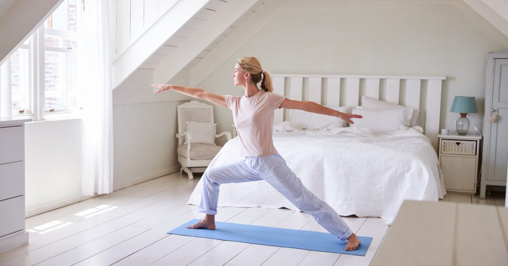 3 positions de yoga pour se lever du bon pied chaque matin