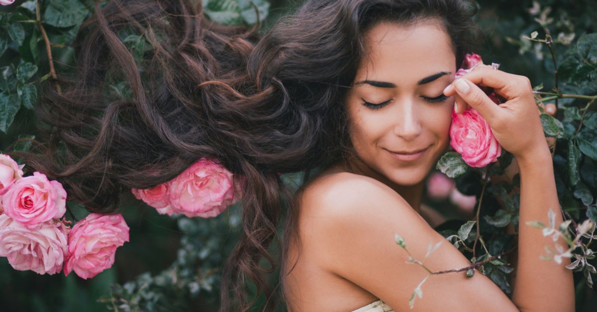 Fabriquez un parfum ancestral : l'Eau de la Reine de Hongrie, pour capturer l'été