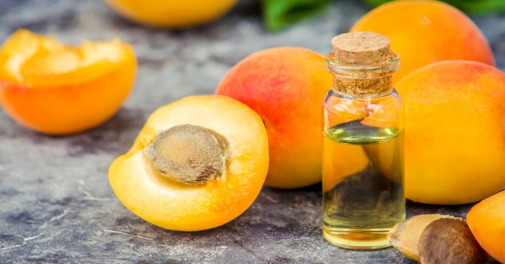 Huile de noyau d'abricot : bienfaits, utilisation et recette beauté maison