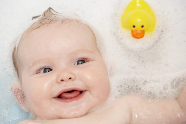 Comment Pratiquer Le Bain Libre Avec Son Bebe Sans Danger