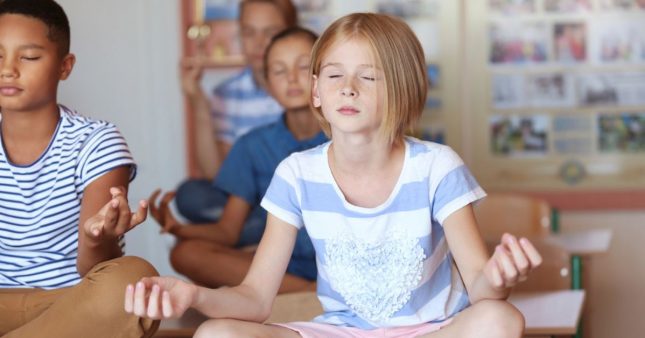 Enfants, ados et sophrologie : pour une rentrée zen