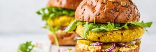 Le burger vegan, encore moins sain qu'un burger classique ? Le burger vegan, encore moins sain qu'un burger classique ?