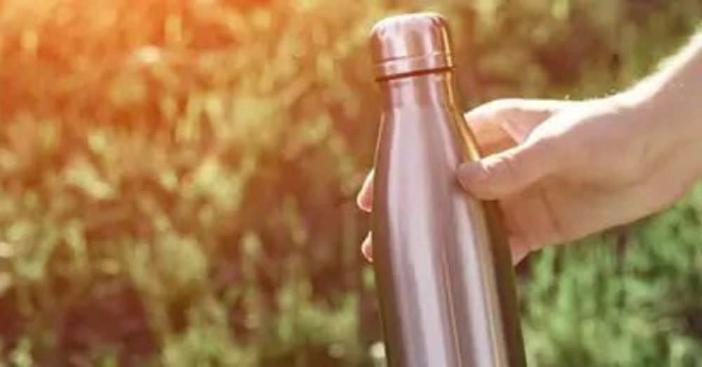 Comment nettoyer une gourde inox ou un thermos en métal