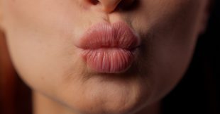 Astuces pour avoir de belles lèvres glamour Astuces pour avoir de belles lèvres glamour