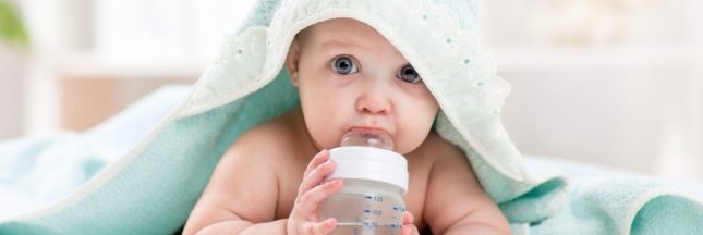 Pourquoi faut-il éviter de donner de l'eau à son bébé avant 6 mois ?