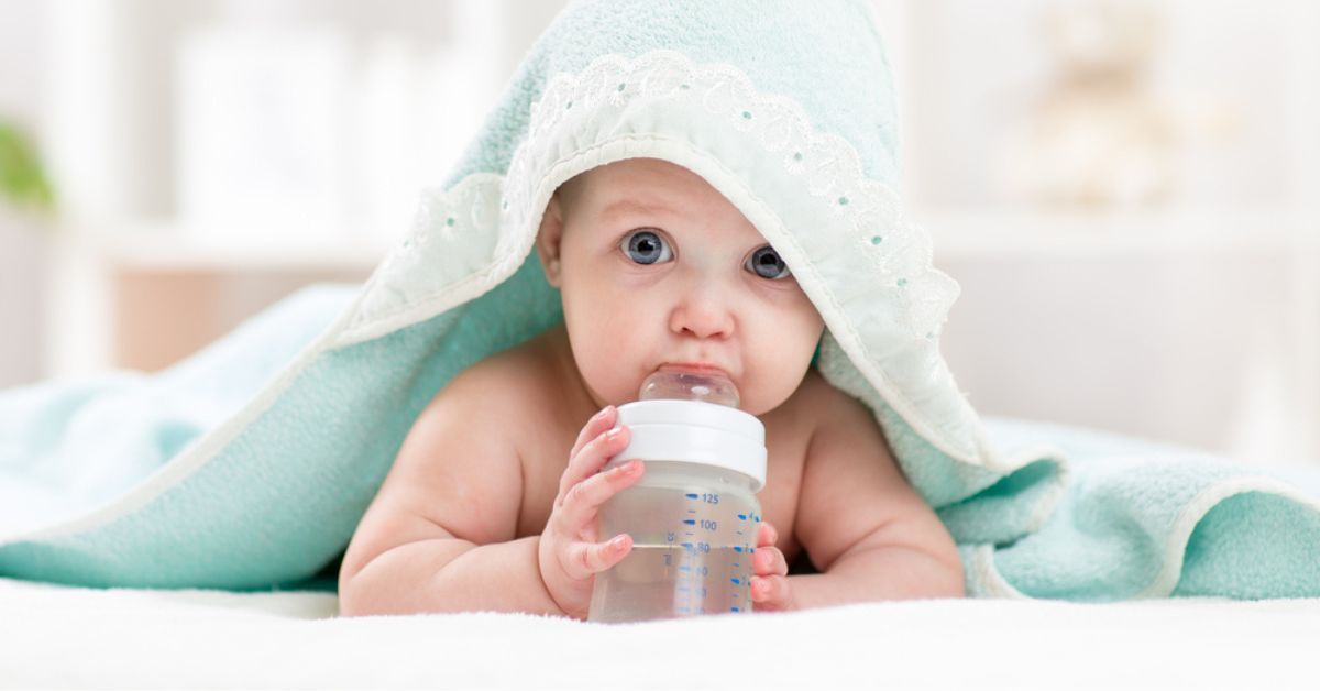 Pourquoi faut-il éviter de donner de l’eau à son bébé avant 6 mois ?