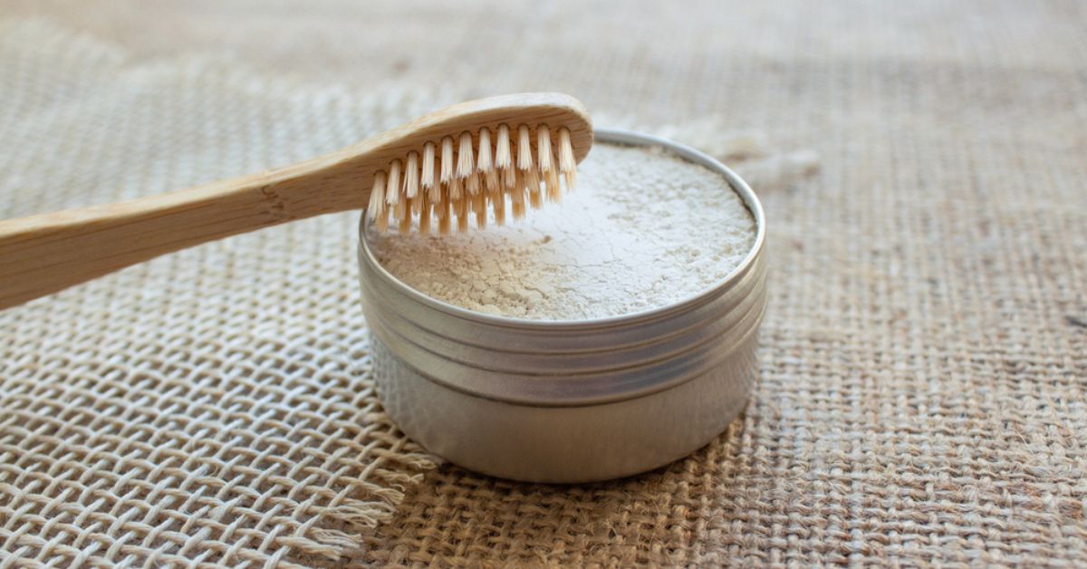 Fabriquer son dentifrice naturel à la poudre de racine d’iris, aussi douce que blanchissante