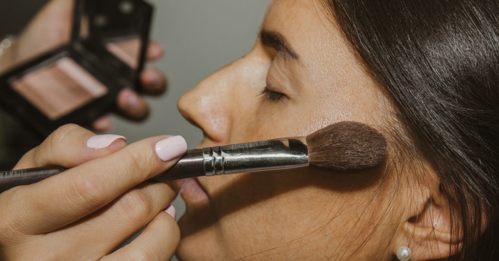 Comment bien nettoyer ses pinceaux de maquillage ?